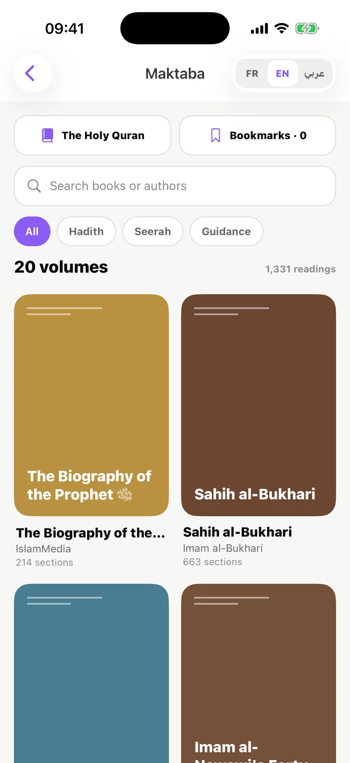 Bibliothèque Maktaba de Muslimin avec ses livres et ses filtres